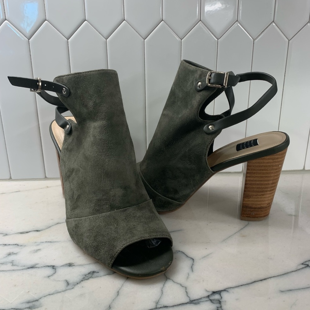 Gently used White House black market ivy suede bootie 9